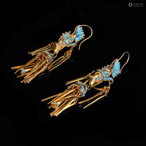 A Pair of Chinese Gilt Silver Earrings with Inlaid