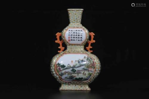 A Chinese Green Ground Famille-Rose Porcelain Double Gourd Vase