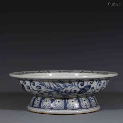 A Chinese Blue and White Porcelain Stem-Plate
