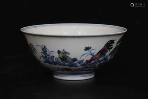 A Chinese Wu-Cai Glazed Porcelain Bowl