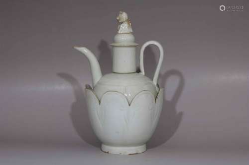 A Chinese Hutian-Type Glazed Porcelain Wine Pot