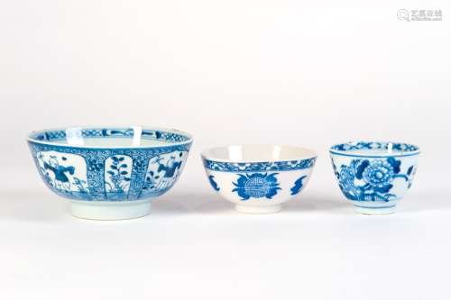 A GROUP OF BLUE AND WHITE BOWLS AND CUPS