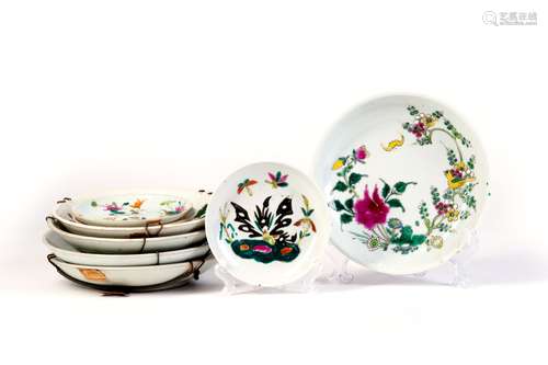 A GROUP OF FAMILLE ROSE DISH WITH BIRDS AND FLOWERS