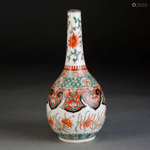 A WUCAI VASE WITH FLOWERS