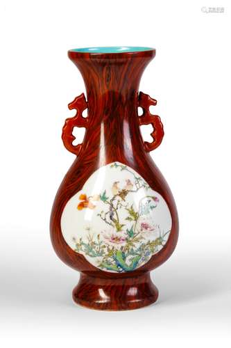 A IMITATION WOOD GRAIN VASE WITH BIRDS