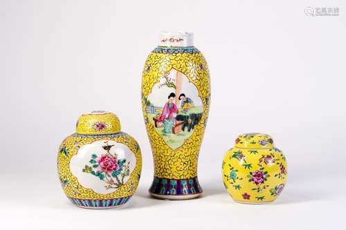 A GROUP OF YELLOW GLAZED VASE WITH BIRDS AND FLOWERS