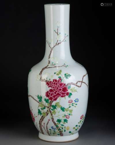 A FAMILLE ROSE VASE WITH FLOWERS