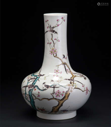 A FAMILLE ROSE VASE WITH BIRDS AND FLOWERS
