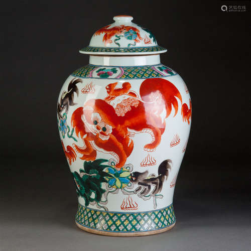 A WU CAI PORCELAIN JAR WITH LIONS