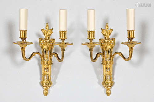 Pair of gilt bronze wall lightsLuís XVI style, Fra…