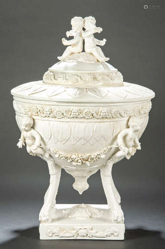 Large classic inspired urn, in white enameled eart…