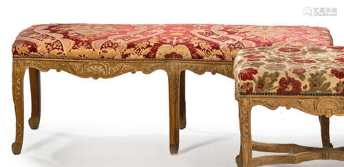 Louis XV style bench in carved oak with velvet bro…