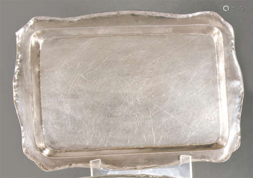 Rectangular tray of Peruvian silver punched Law 90…