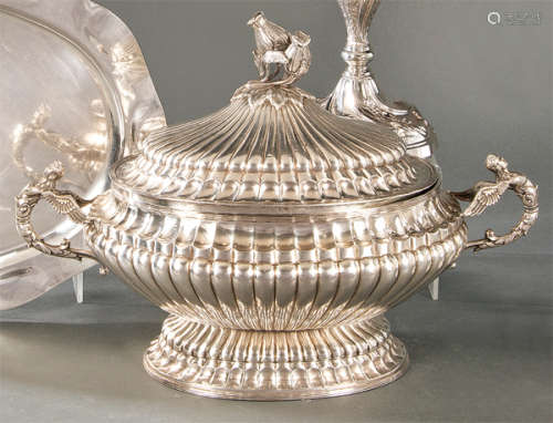 Spanish silver tureen punched 1st Law with a trade…