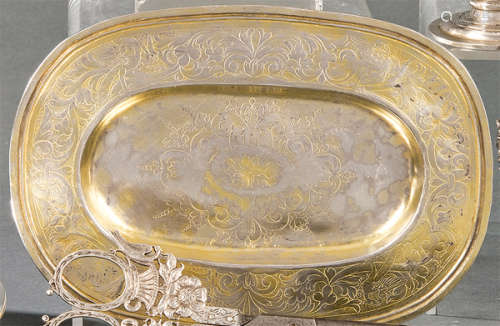 Oval tray for colonial silver vinajeras on golden …