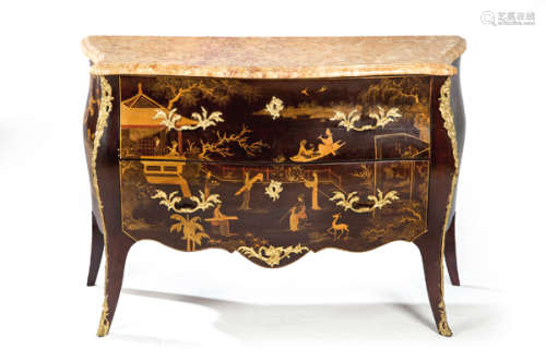 Louis XV style chest of drawers in lacquered wood …