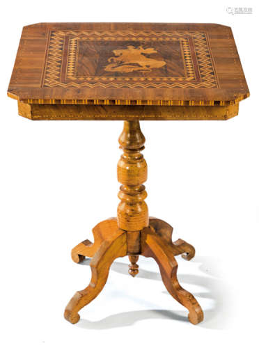 Elizabethan coffee table in walnut with marquetry …