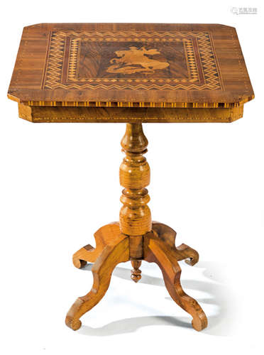 Elizabethan coffee table in walnut with marquetry …