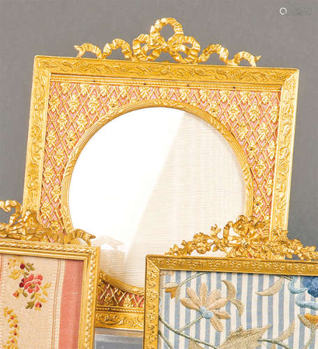 Quadrangular table frames in gilt bronze and clois…