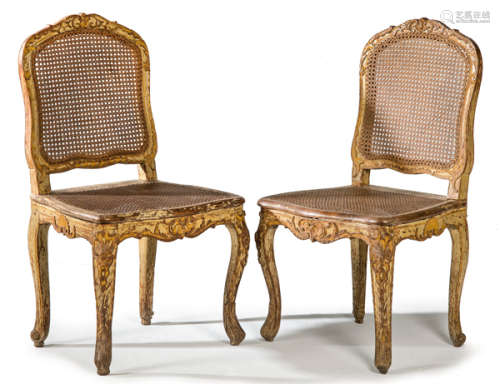 Pair of chairs Louis XV to the queen, in carved an…