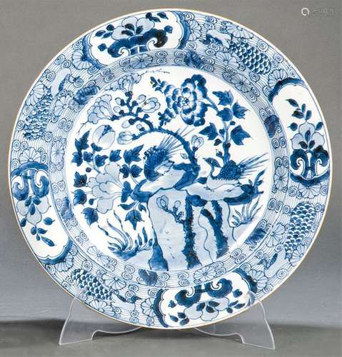 Large blue and white Chinese porcelain plate, Qing…