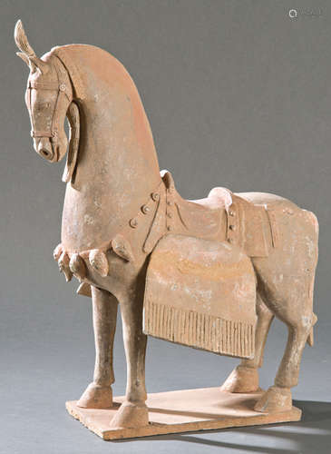 Horse figure with pigmented gray terracotta plume,…