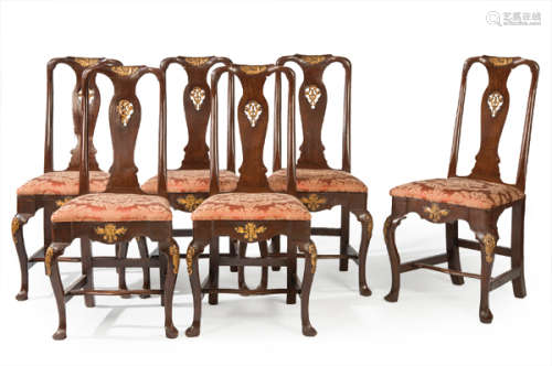 Queen Ana style chairs set in carved walnut and pa…