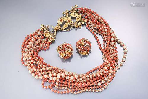 Jewelry set with glass pearls