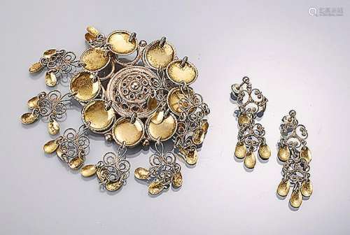 Jewelry set brooch and pair of earrings