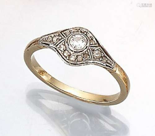 Art-Deco-ring with diamonds
