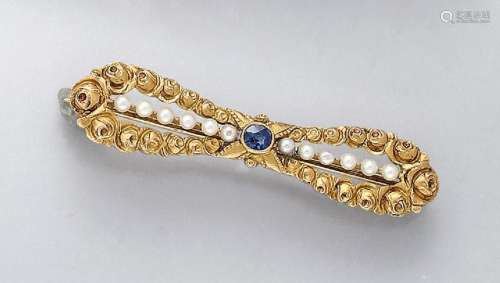 Art Nouveau brooch with sapphire and orient pearls