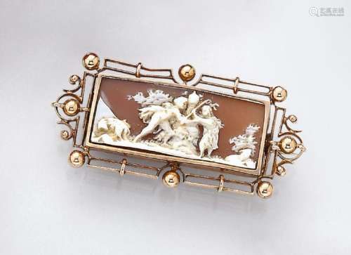 14 kt gold brooch with shell cameo