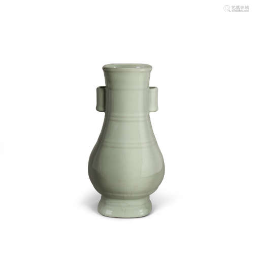 18th century A guan style 'arrow vase'