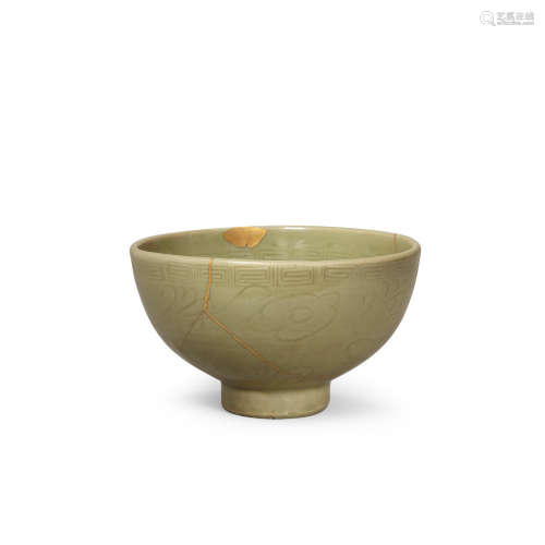 Early Ming dynasty, 14th/15th century A Rare Longquan Celadon 'Filial-Piety' Bowl