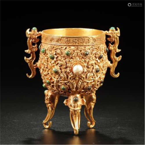 A CHINESE GILT SILVER GEM STONE INLAID CUP
