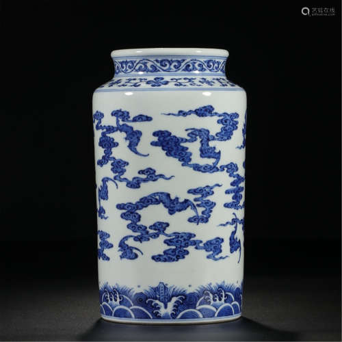 A CHINESE PORCELAIN BLUE AND WHITE CLOUD VASE