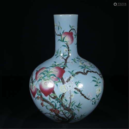 A CHINESE PORCELAIN FAMILLE ROSE PEACH VASE