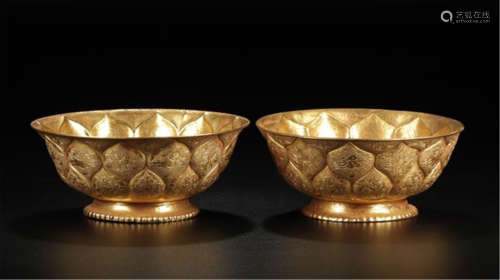 A CHINESE GILT BRONZE LOTUS BOWL