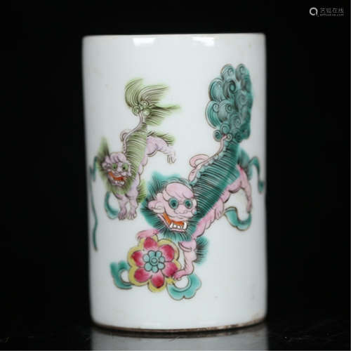 A CHINESE PORCELAIN FAMILLE ROSE LION  BRUSH POT