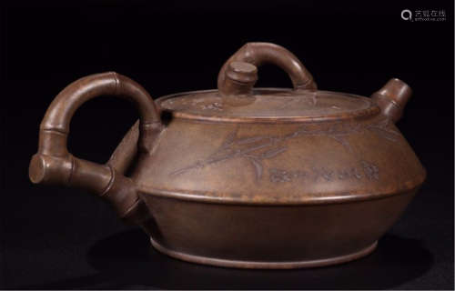 A CHINESE CARVED ZISHA CLAY BAMBOO SHAP TEA POT