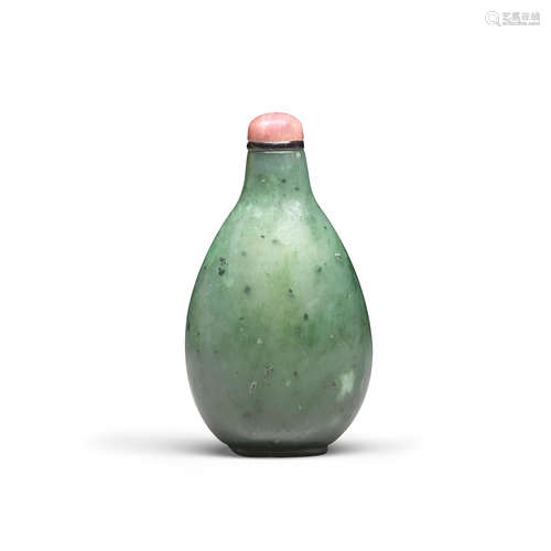 19th century A spinach jade snuff bottle