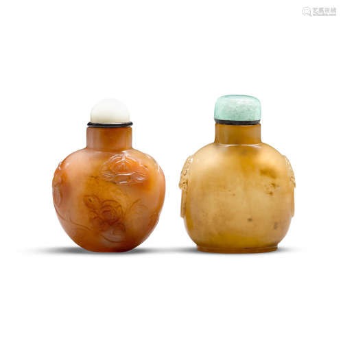 19th/early 20th century Two agate snuff bottles
