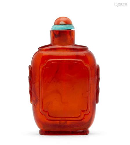 1780-1880 AN AMBER SNUFF BOTTLE