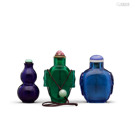 18th/19th century Three monochrome glass snuff bottles