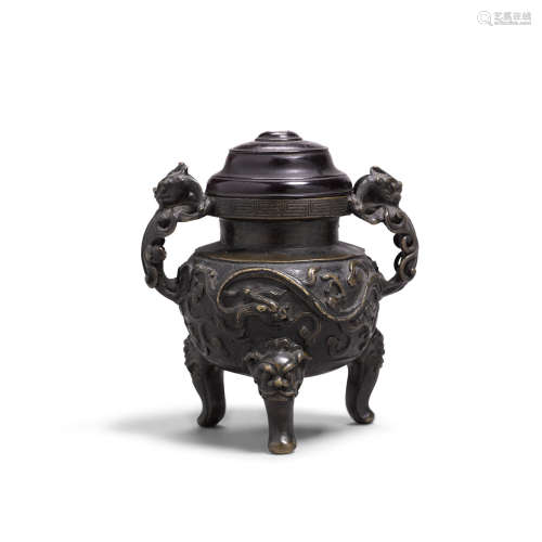 Qing dynasty A small bronze tripod incense burner