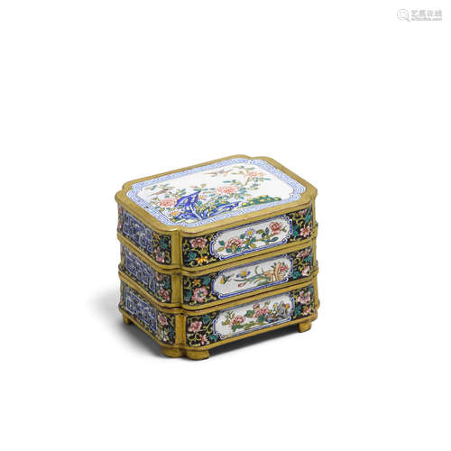 Qianlong mark A Canton enamel three-tiered cosmetics box and cover