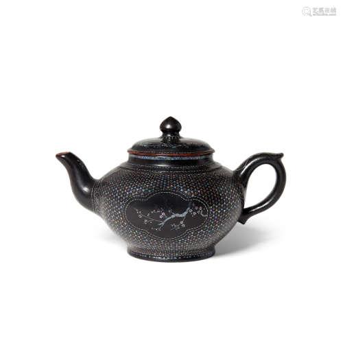 A lac burgauté covered yixing pottery teapot