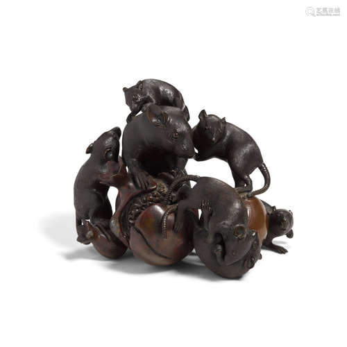 Meiji/Taisho era A bronze okimono of rats and fruit