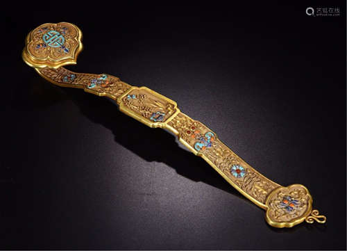 A CHINESE CARVED GILT SILVER GEM STONE INLAID RUYYI SCEPTER