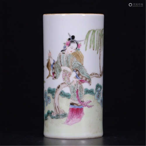 A CHINESE PORCELAIN FAMILLE ROSE FIGURE BRUSH POT